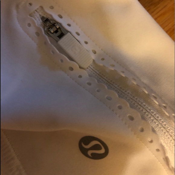 Lululemon white cropped leggings - Picture 5 of 8